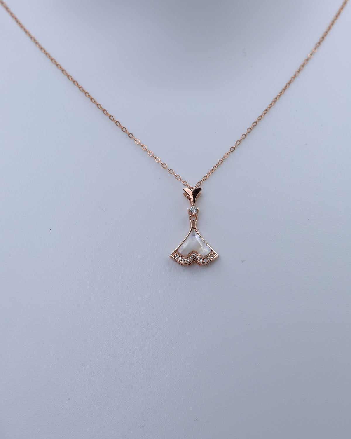 Rosé Glow Pendant